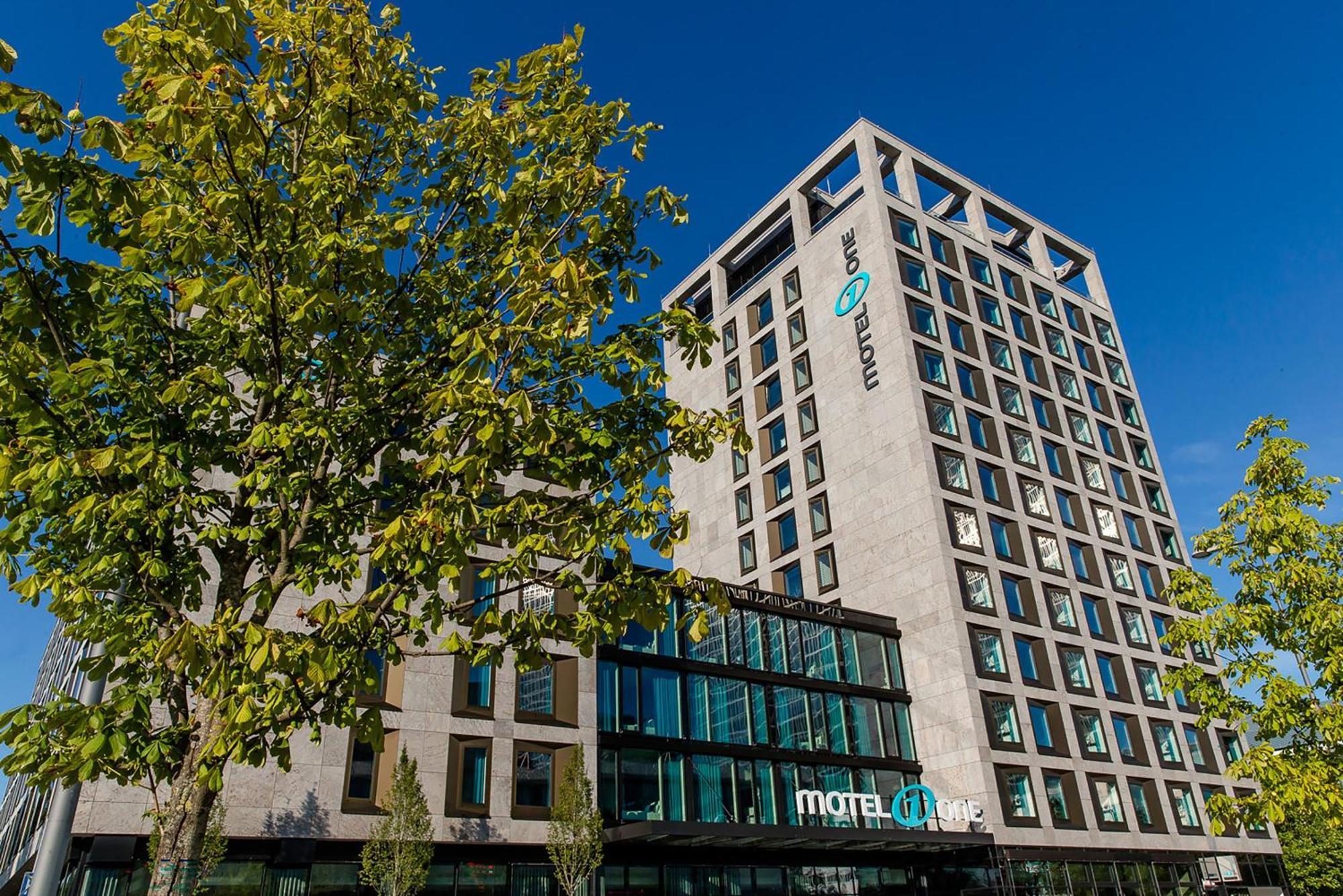 Motel One Muenchen-Parkstadt Schwabing Exterior photo